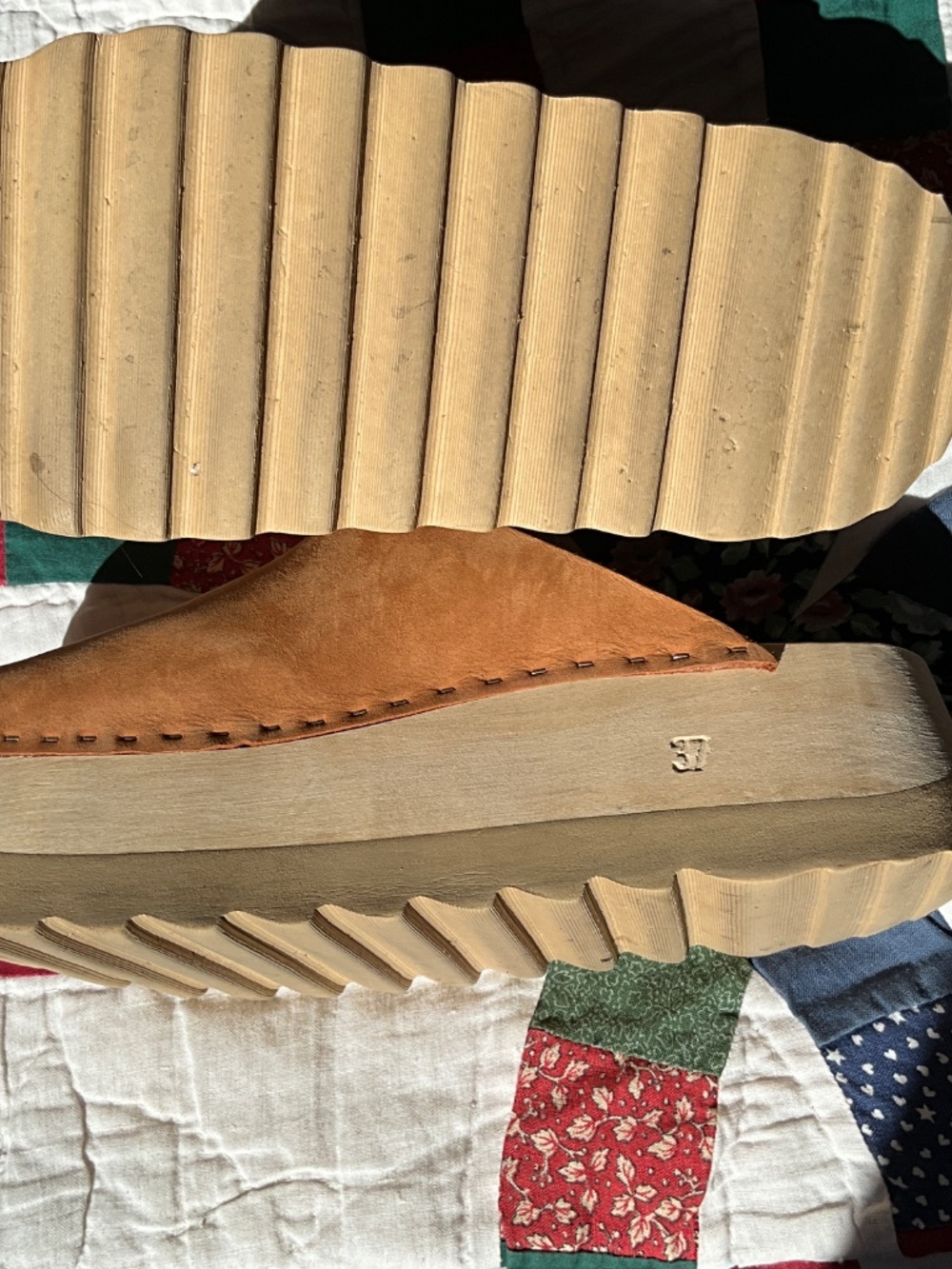 BRYR Chonk suede clogs - Picture 5 of 8